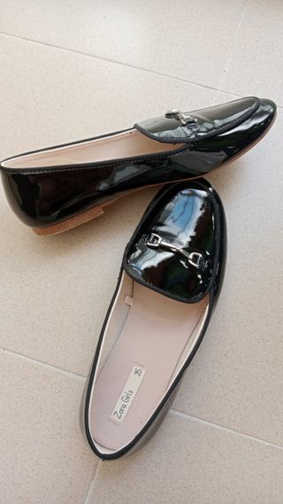 Manoletinas charol de Zara talla 35 nuevas.