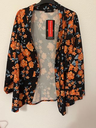 Chaqueta estampado tipo oversize. Talla XXl. 
