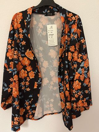 Chaqueta estampado tipo oversize. Talla XXl. 
