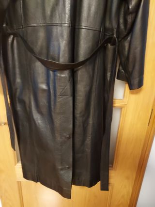 ABRIGO DE CUERO