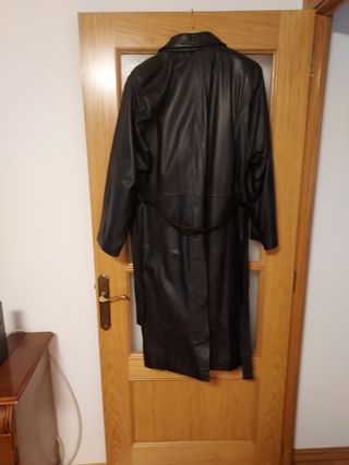 ABRIGO DE CUERO