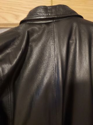 ABRIGO DE CUERO
