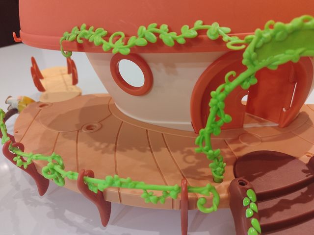 Casa Monchichi y figuras