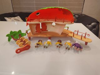 Casa Monchichi y figuras