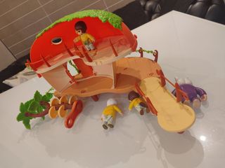 Casa Monchichi y figuras