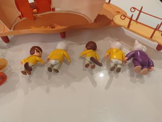 Casa Monchichi y figuras