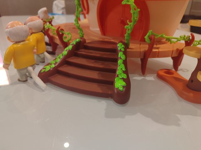 Casa Monchichi y figuras