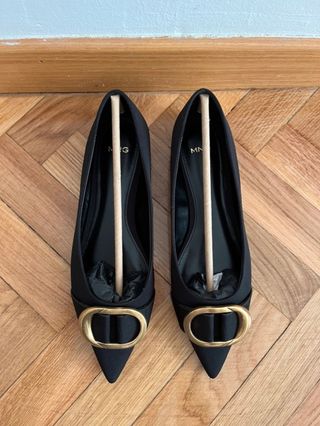 Manoletinas negras de Mango