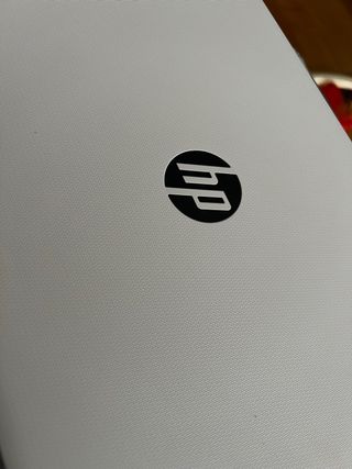 Portátil HP 15-db0051ns muy poco uso