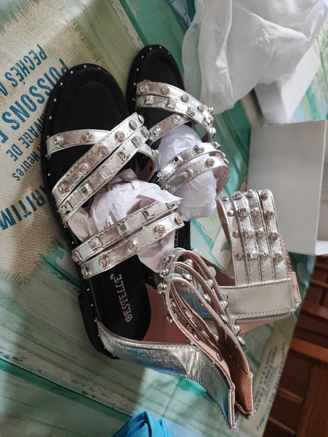 Sandali donna/bambina nuovi 