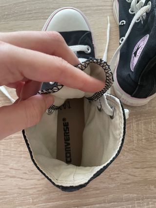 Converse originales talla 37 negras con raya rosa