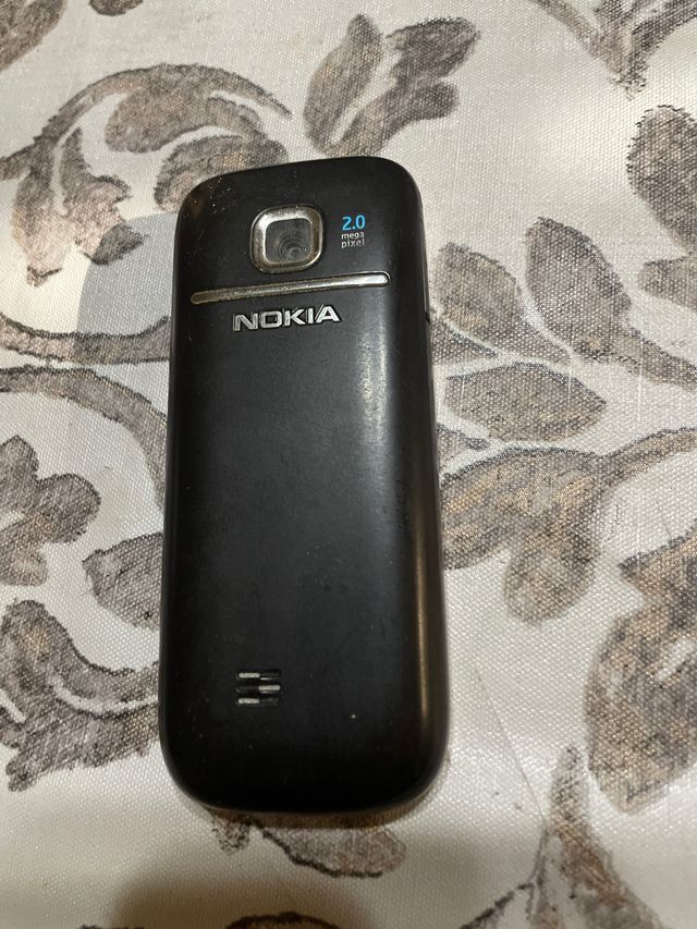 telefono antiguo Nokia, sin pila