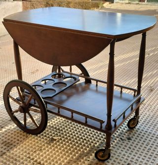 ESPECTACULAR CAMARERA