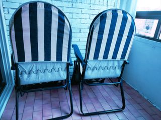 Sillón relax multi-posiciones acolchado.