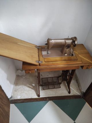 Máquina de coser antigua
