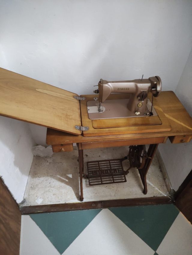 Máquina de coser antigua