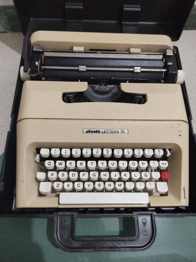 Máquina de escribir antigua