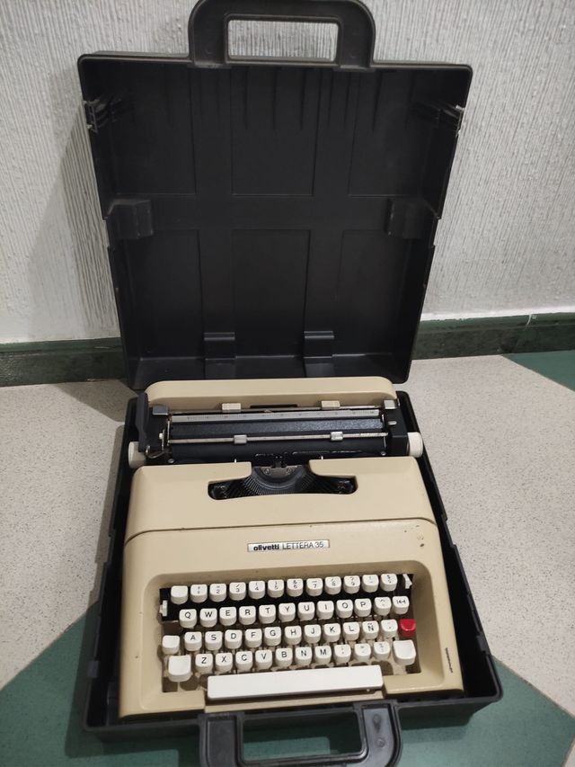 Máquina de escribir antigua