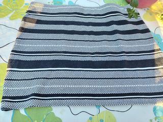 Minifalda azul marino y blanco Zara Tr