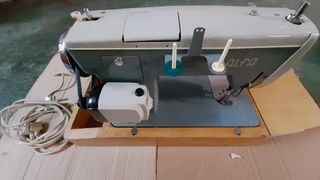 Maquina de coser Alfa