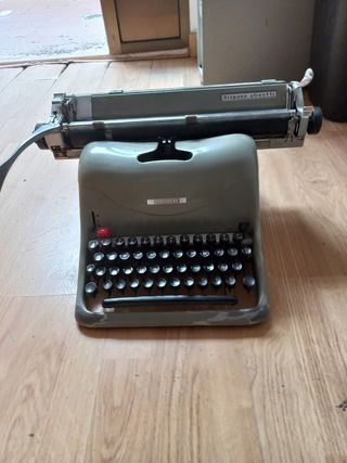 Máquina de escribir antigüa