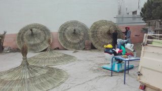 se hacen sombrillas de brezo.esparto.mimbre.carrix