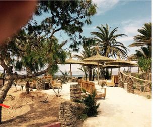 se hacen sombrillas de brezo.esparto.mimbre.carrix