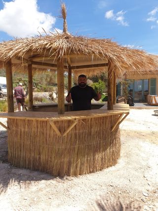 se hacen sombrillas de brezo.esparto.mimbre.carrix