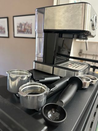 Cafetera café molido y cápsulas c/ espumador leche