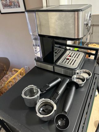 Cafetera café molido y cápsulas c/ espumador leche