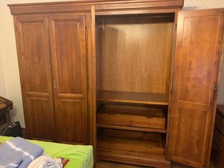 Armario de cuatro cuerpos