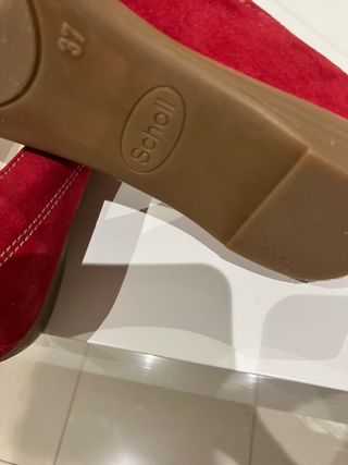 zapatos de ante muy cómodo marca Scholl