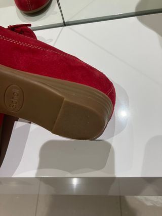 zapatos de ante muy cómodo marca Scholl