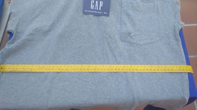 Camiseta gris Gap.Nueva