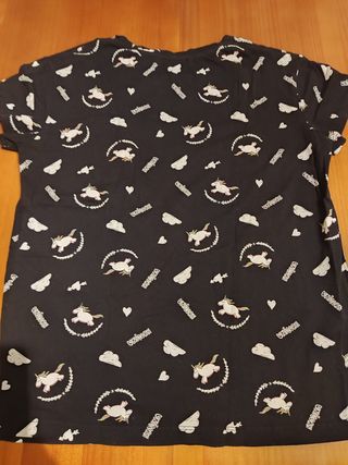 Camiseta de unicornios negra de Pull & Bear