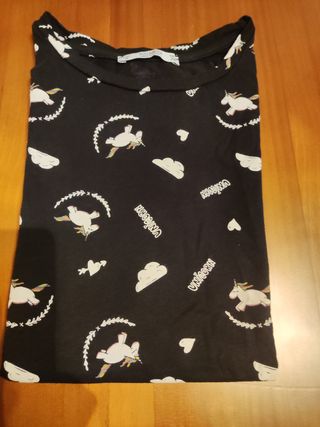 Camiseta de unicornios negra de Pull & Bear