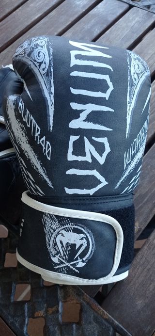 Guantes Muay Thai y boxeo