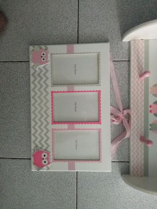 conjunto estantería y marco de fotos