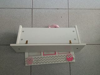 conjunto estantería y marco de fotos