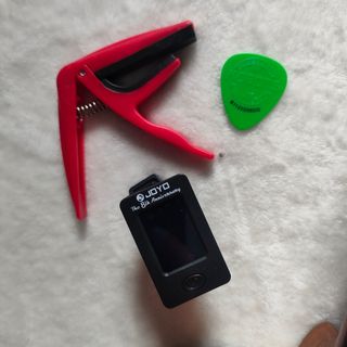 Ukelele con accesorios