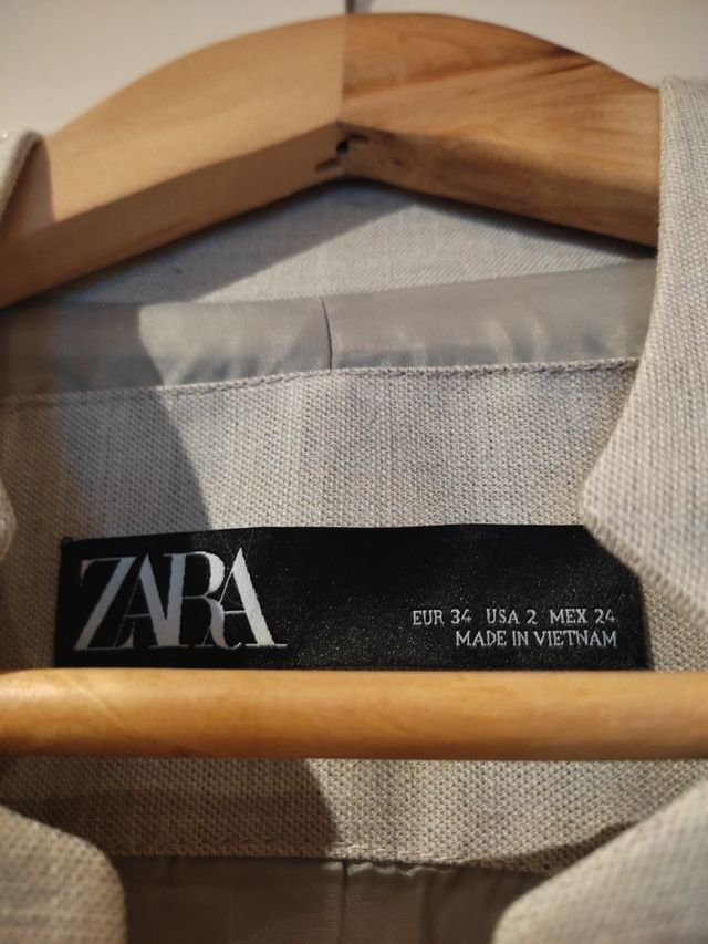 Chaqueta ZARA CON ETIQUETA