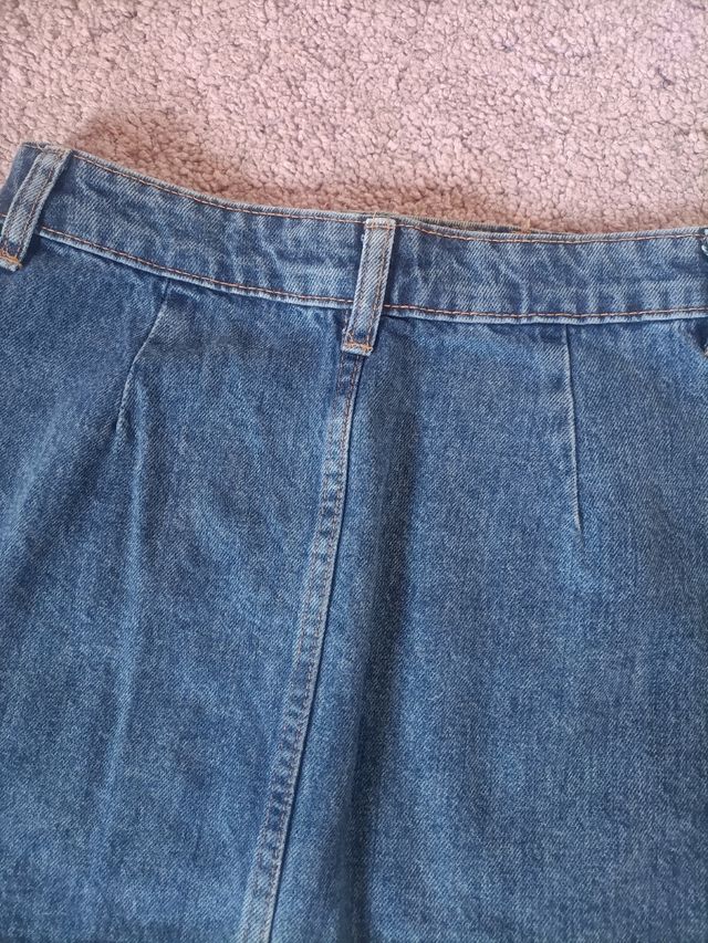 Falda vaquera con botones