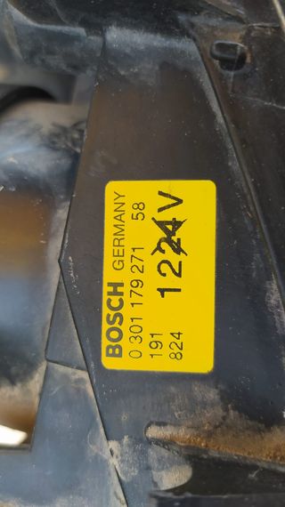 Faro xenón izquierdo Opel Vectra B.