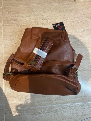 BOLSO MOCHILA CUERO