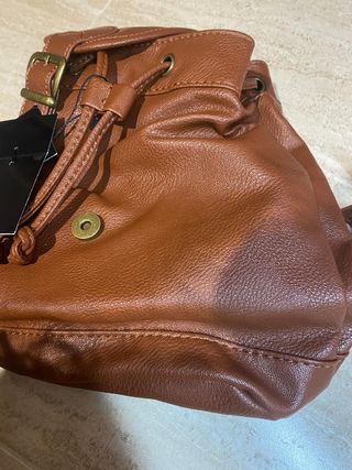 BOLSO MOCHILA CUERO