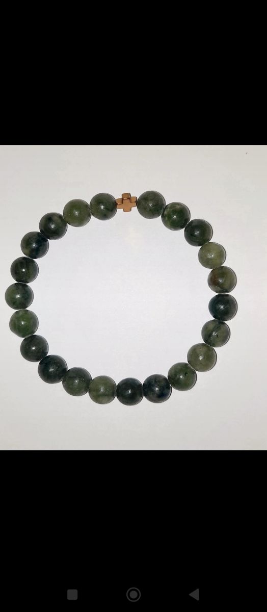 Pulseiras em pedras naturais com cruz em prata