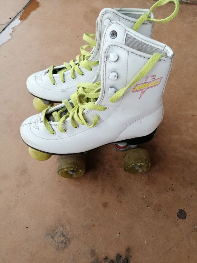 patines de cuatro ruedas vintage.