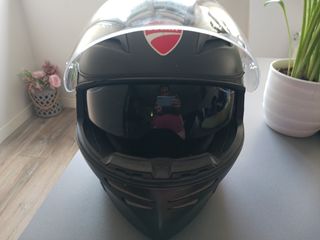 Casco AGV, bisera nueva recién puesta