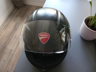 Casco AGV, bisera nueva recién puesta