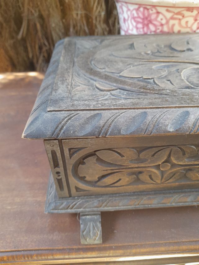 CAJA ANTIGUA MADERA. HASTA EL 14 NOVIEMBRE  35 EUR